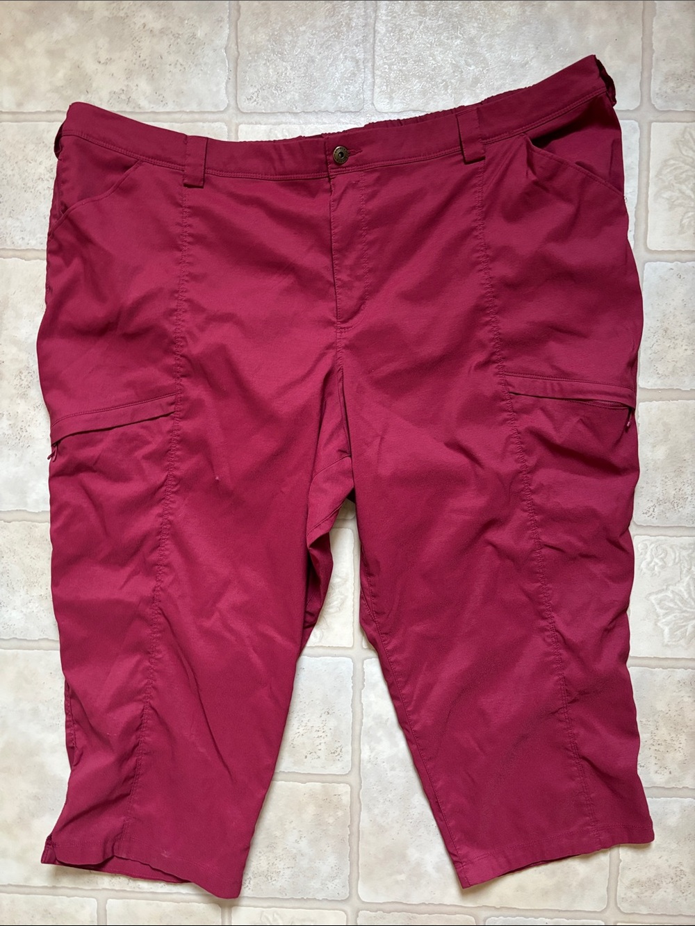 Duluth Trading Co Dry on the Fly Capri Cargo Pants Plus Sz 26W Rouge Red